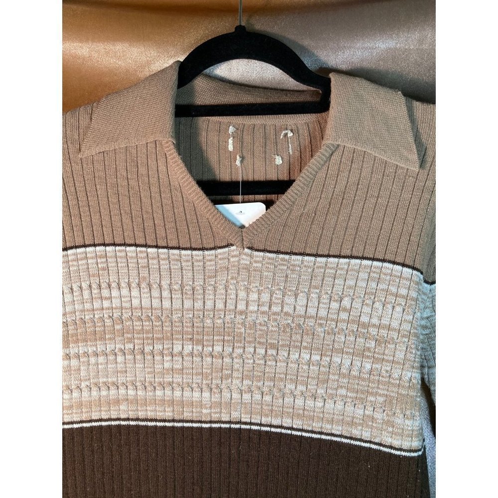 𝅺1970’S vintage sweater with collar.‎ 32” chest Unstretched - Picture 2 of 5
